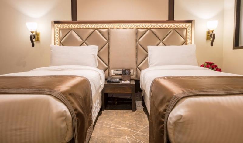 Hotel Peninsula Redpine Мумбай Екстериор снимка