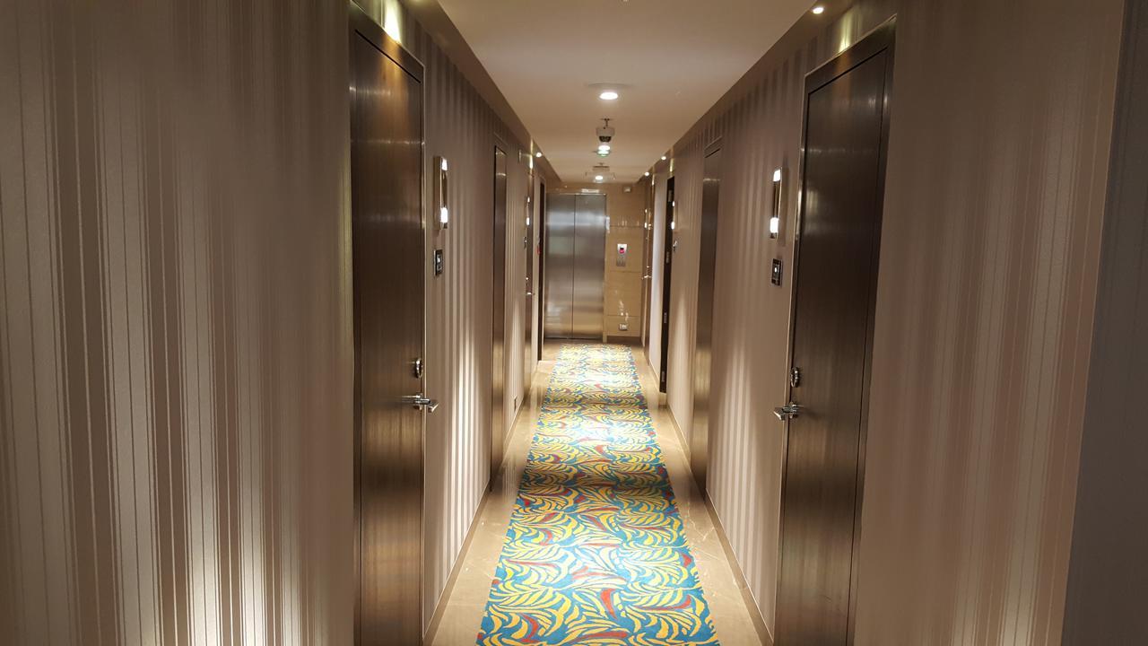 Hotel Peninsula Redpine Мумбай Екстериор снимка