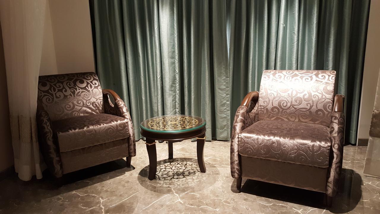Hotel Peninsula Redpine Мумбай Екстериор снимка