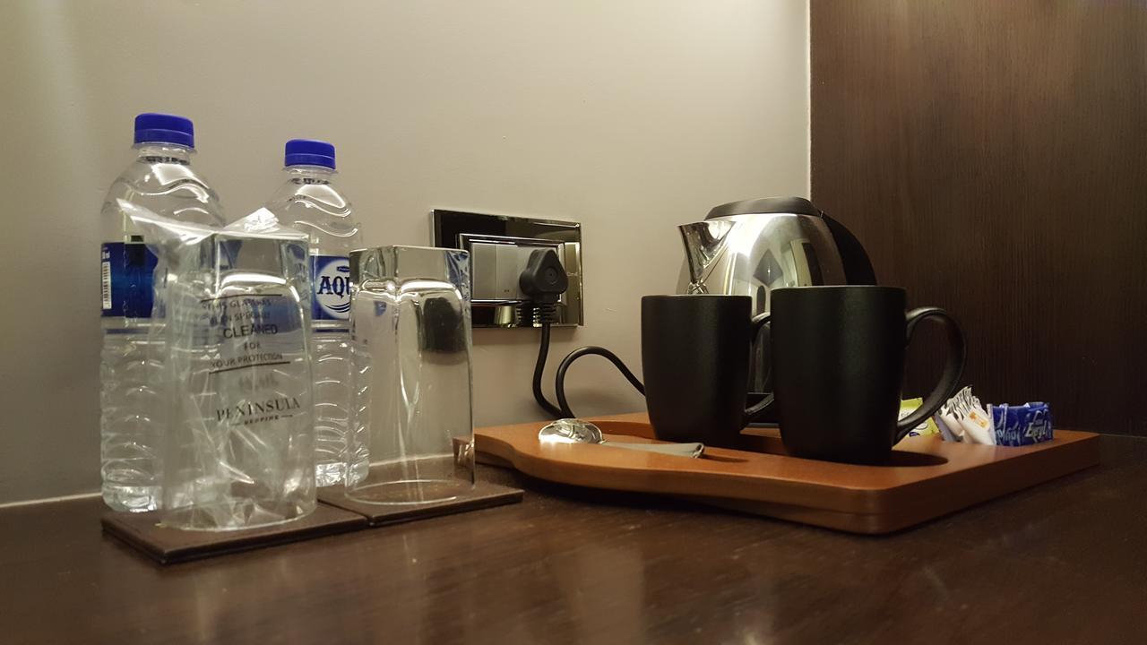 Hotel Peninsula Redpine Мумбай Екстериор снимка